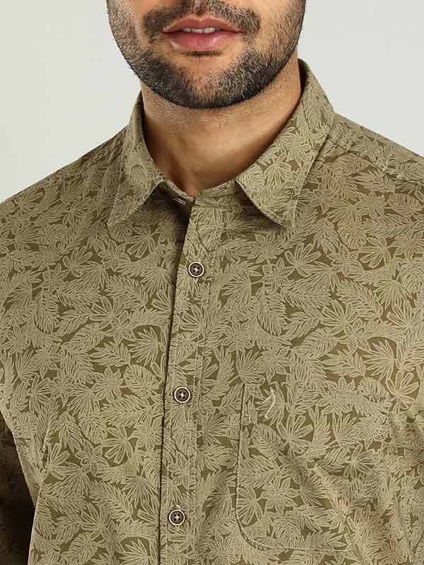 Indian Terrain Men's Regular Fit Full Sleeve Tropical Print Green Shirt